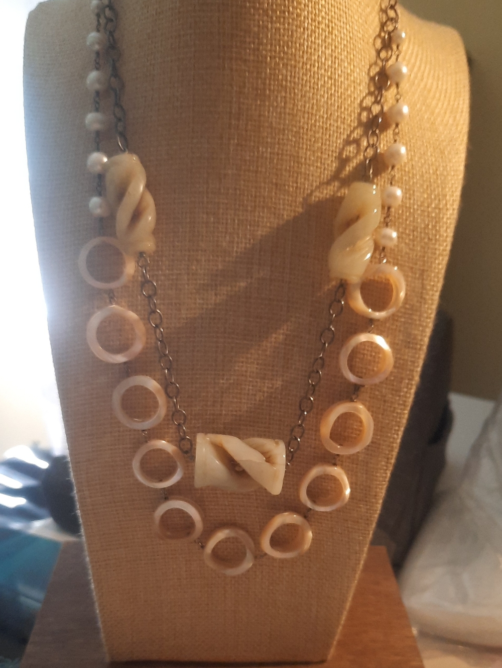 925 18 Inch Mop, Pearl And Carved Onyx Necklace.